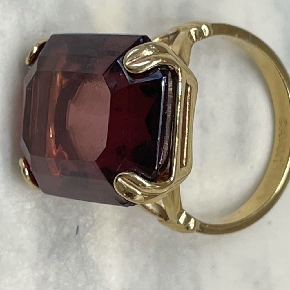 1975 Vintage Avon Large Emerald Cut Smokey Purple Statement Ring Sz 7 Gold Tone - Picture 12 of 14